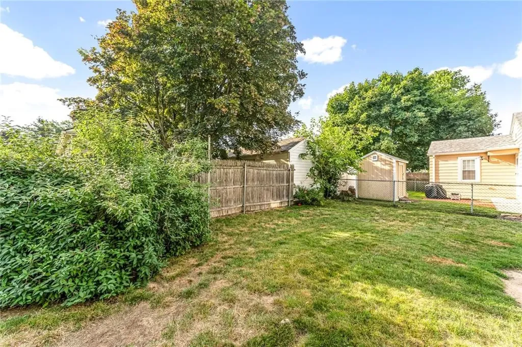 30 Iona Street Providence RI 02908