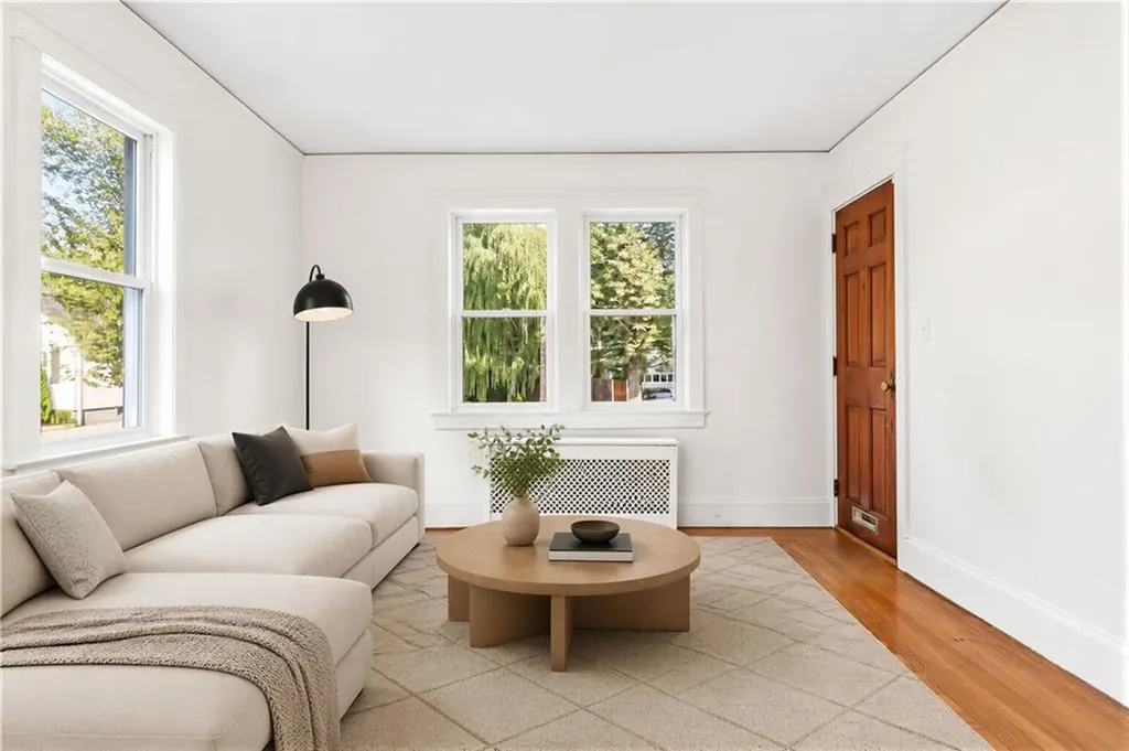 30 Iona Street Providence RI 02908