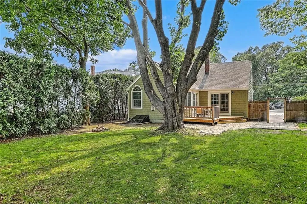 88 Nichols Road North Kingstown RI 02852