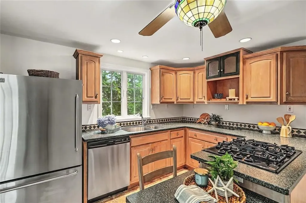88 Nichols Road North Kingstown RI 02852