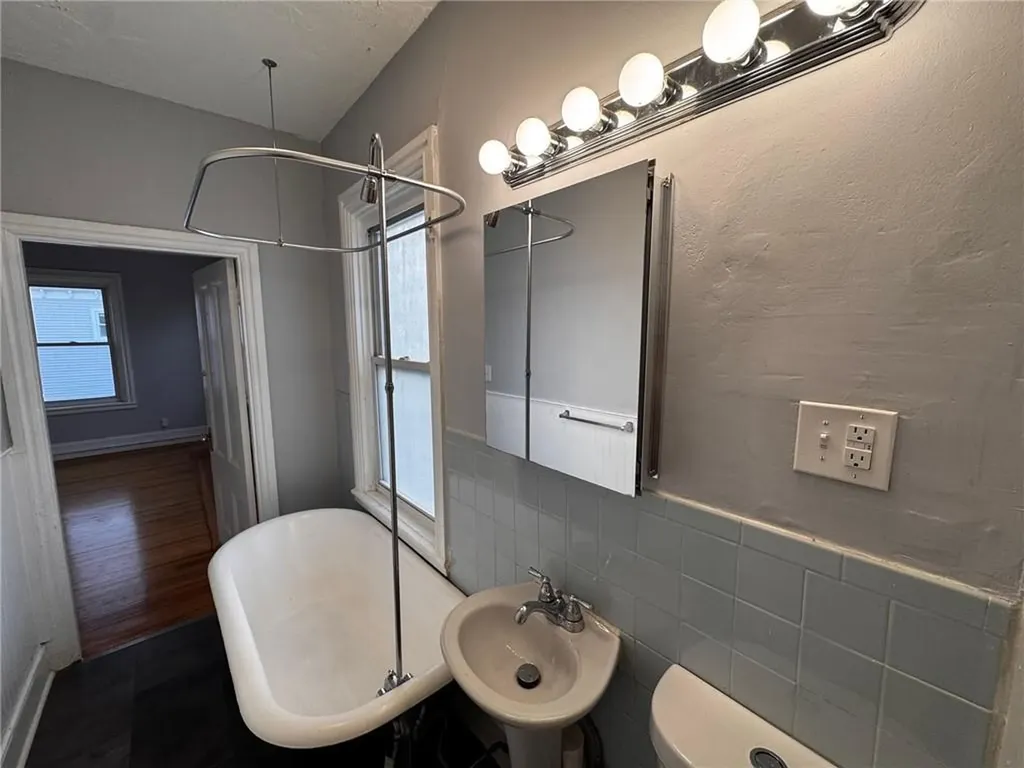 72 Courtland Street Providence RI 02909