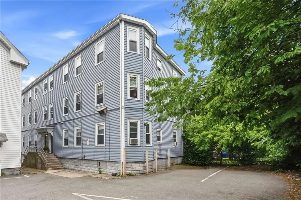 23 Penn Street Providence RI 02909