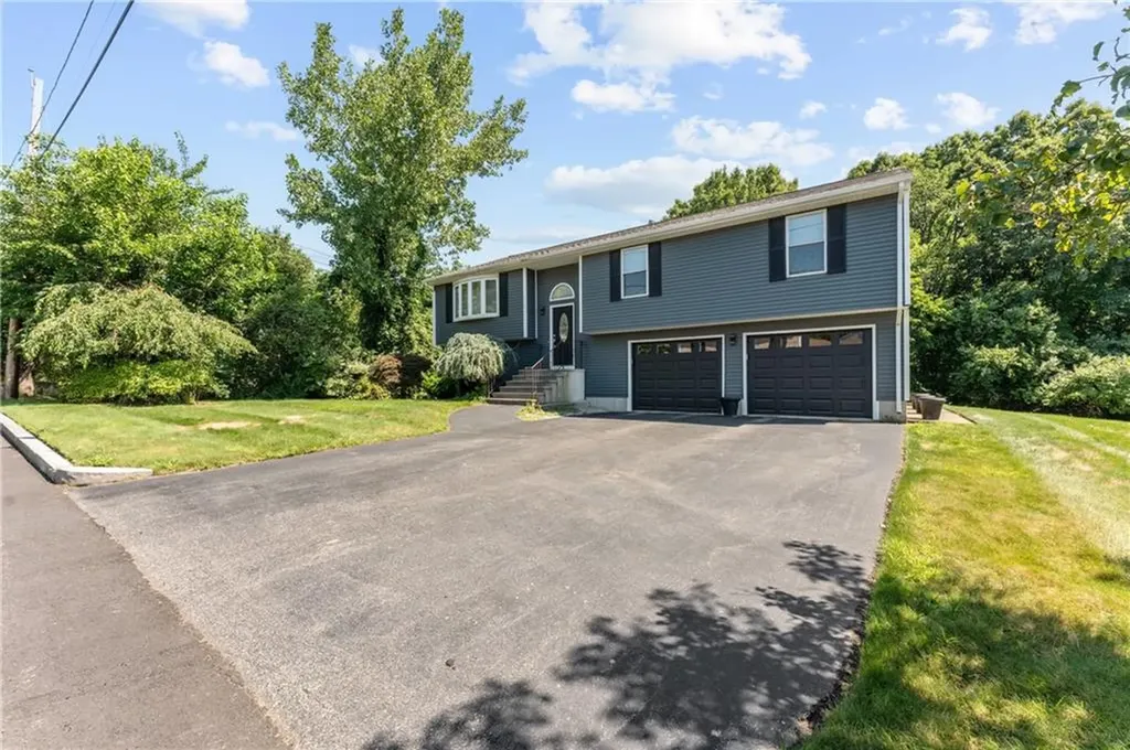 16 Rachella Court East Providence RI 02914