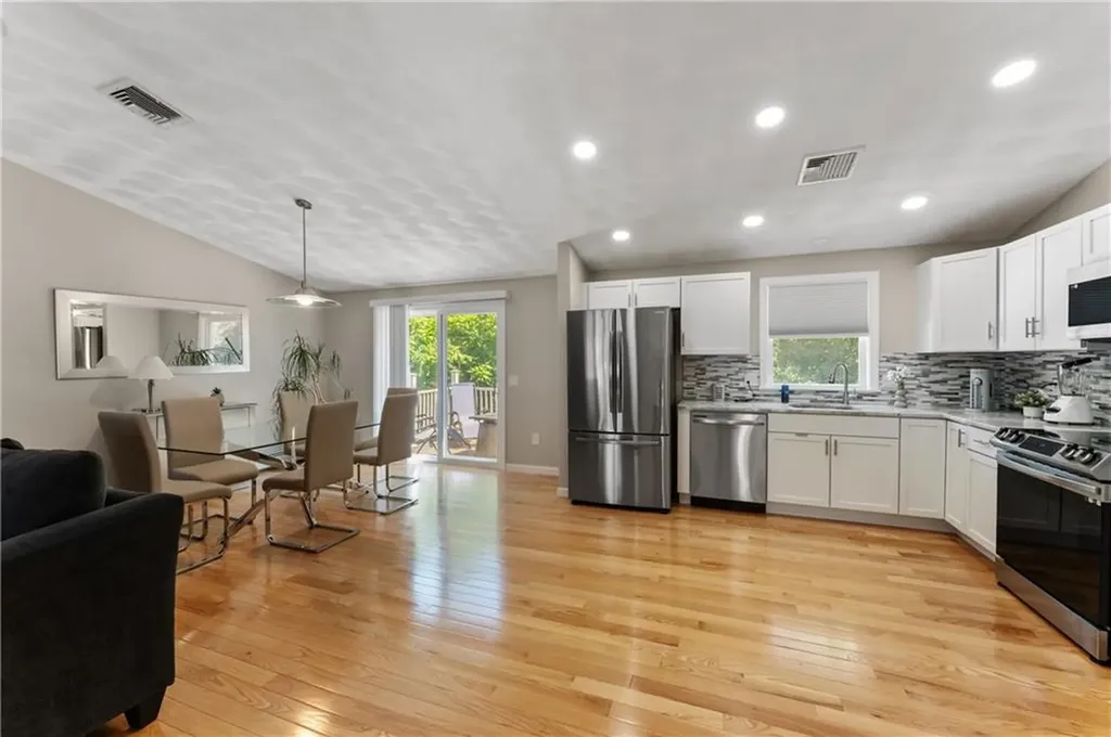 16 Rachella Court East Providence RI 02914