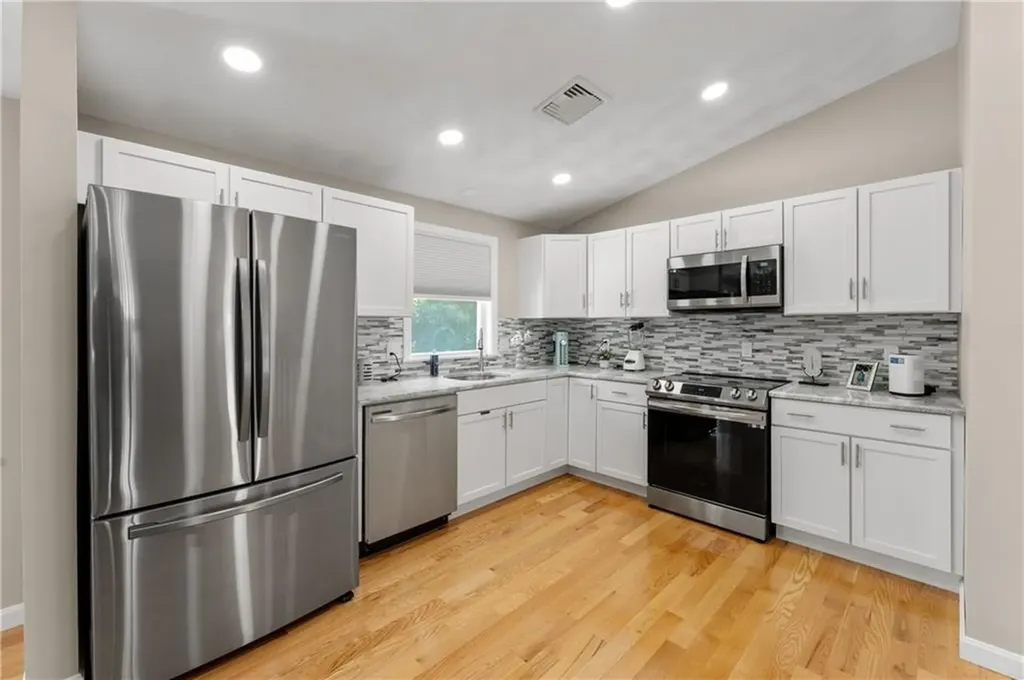 16 Rachella Court East Providence RI 02914