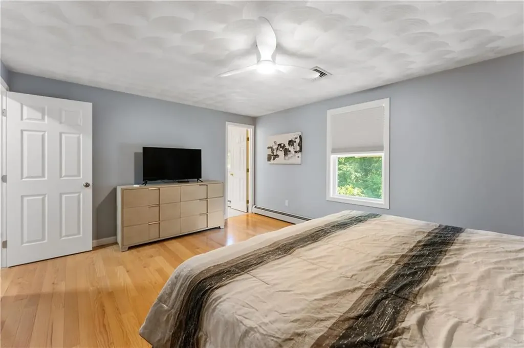 16 Rachella Court East Providence RI 02914