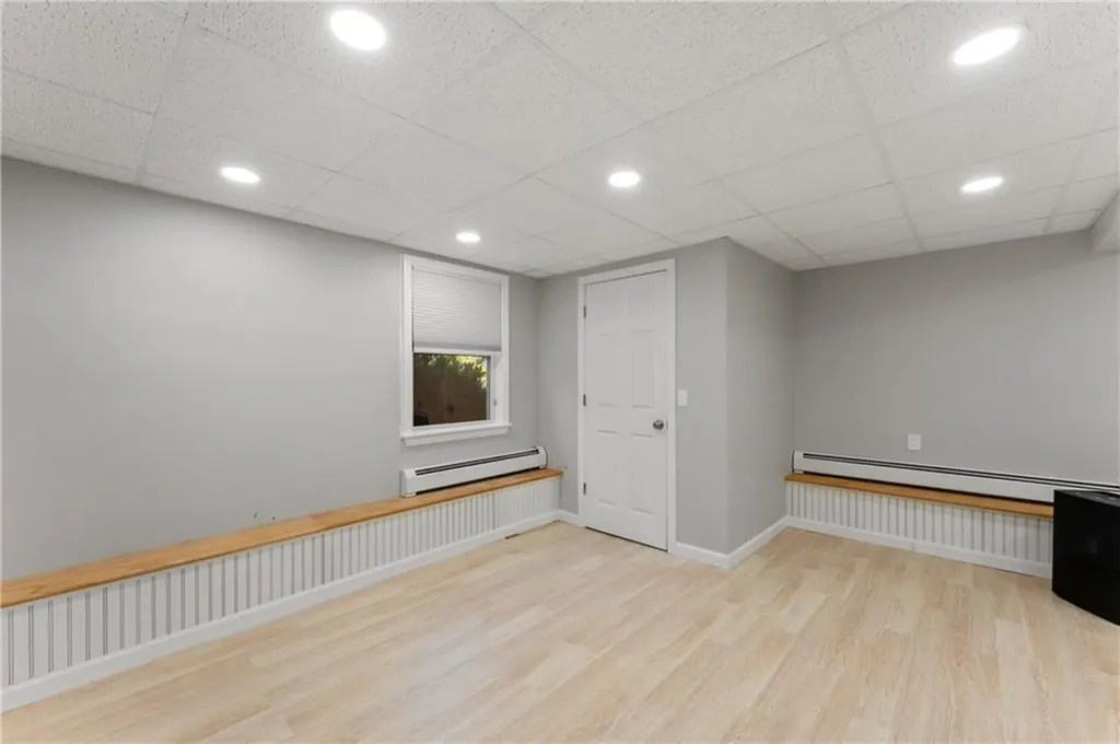 16 Rachella Court East Providence RI 02914