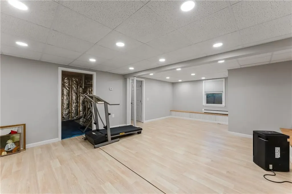 16 Rachella Court East Providence RI 02914