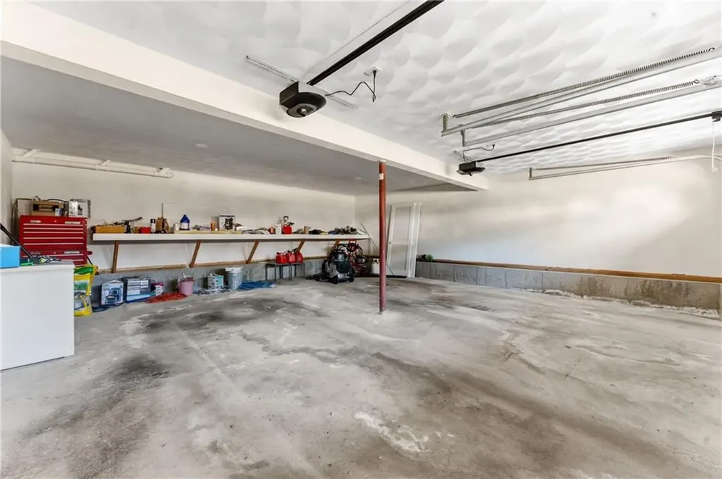 16 Rachella Court East Providence RI 02914