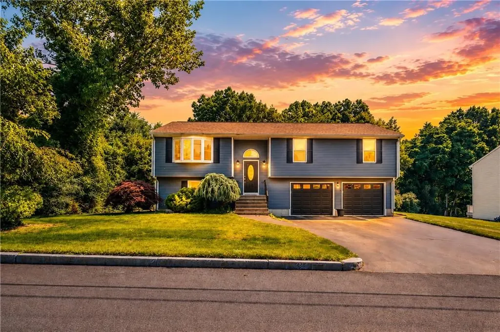 16 Rachella Court East Providence RI 02914