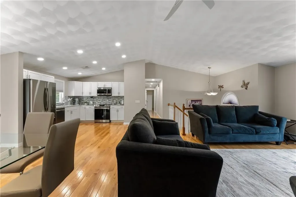 16 Rachella Court East Providence RI 02914