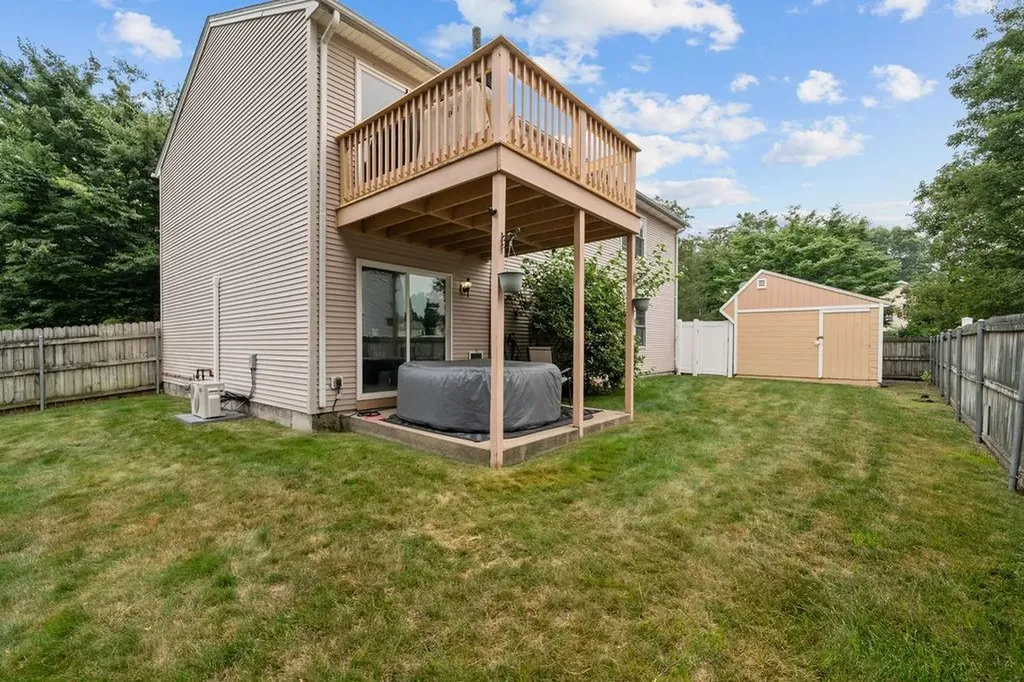 19 Desmar Court Warwick RI 02889