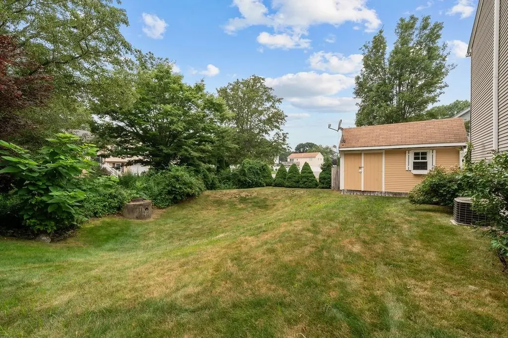 19 Desmar Court Warwick RI 02889