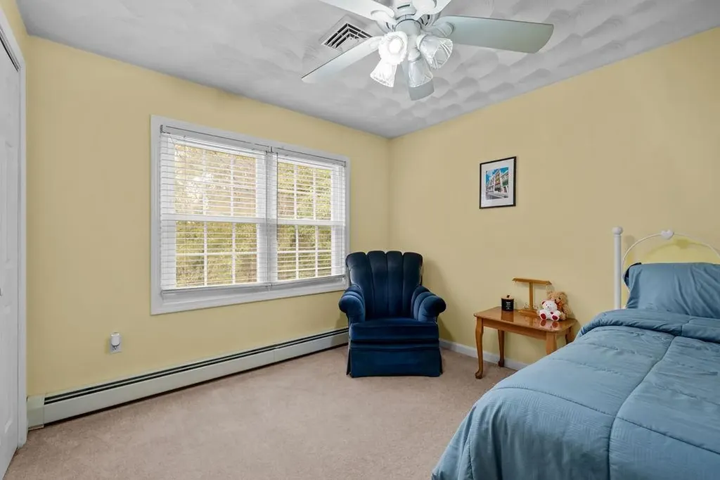 19 Desmar Court Warwick RI 02889