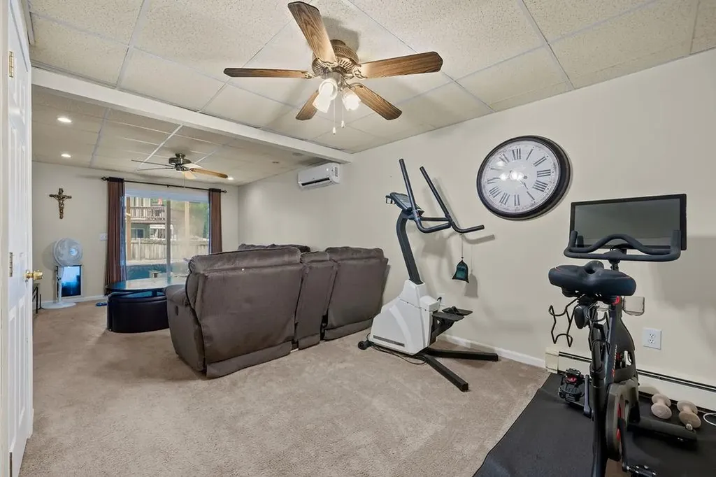19 Desmar Court Warwick RI 02889