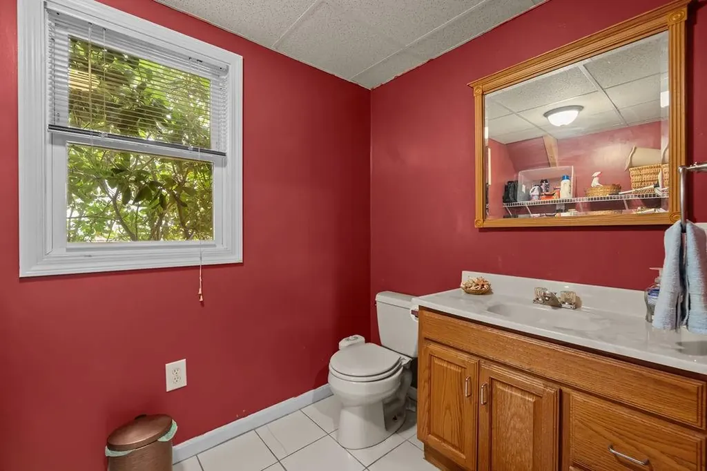 19 Desmar Court Warwick RI 02889