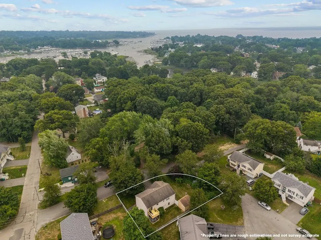19 Desmar Court Warwick RI 02889