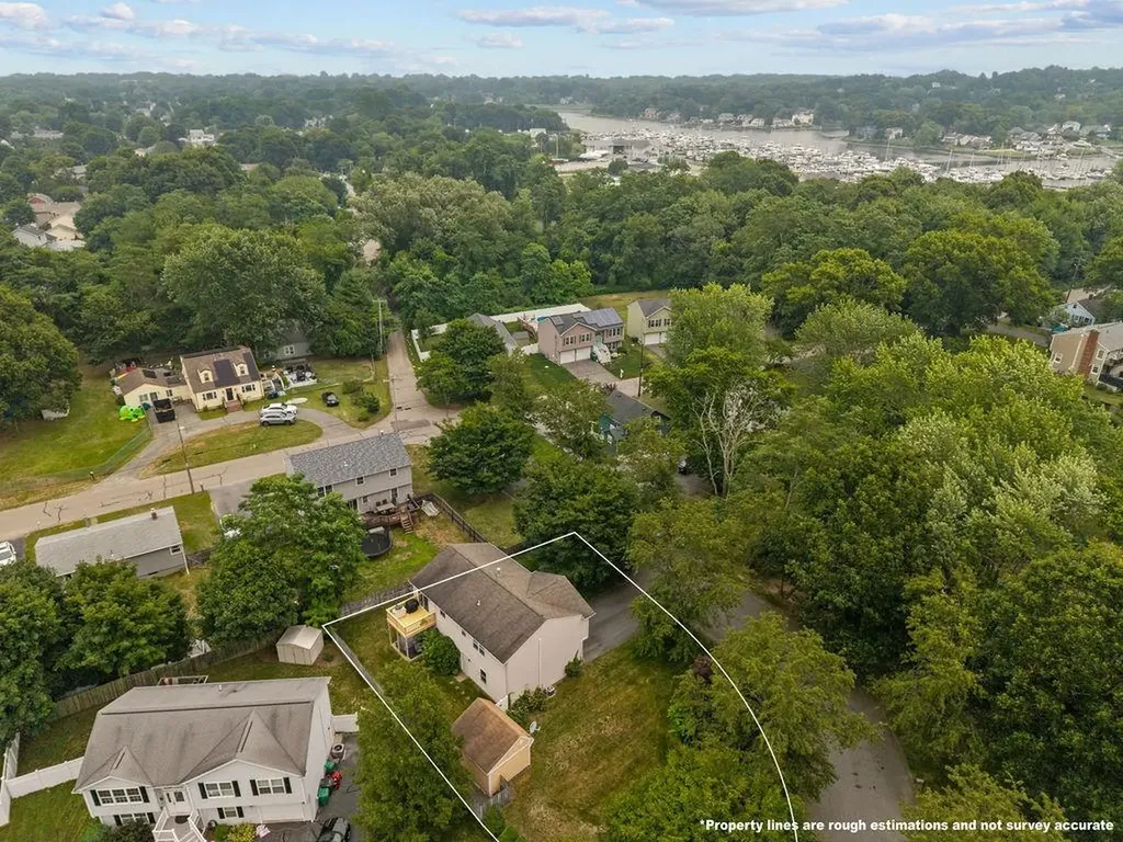19 Desmar Court Warwick RI 02889