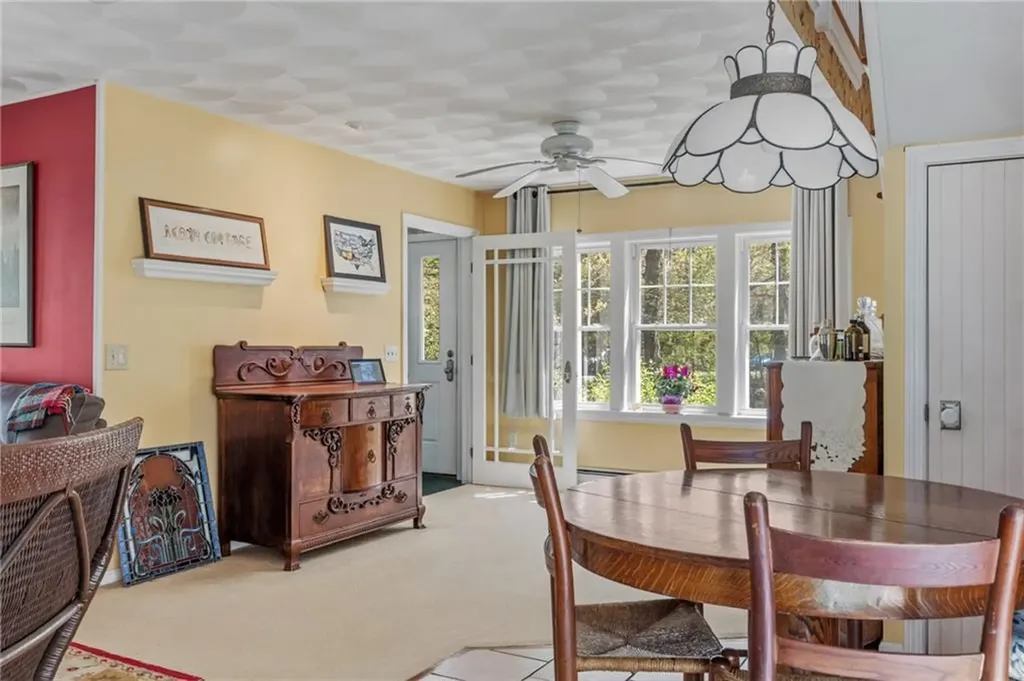 102 Woodbine Road South Kingstown RI 02879