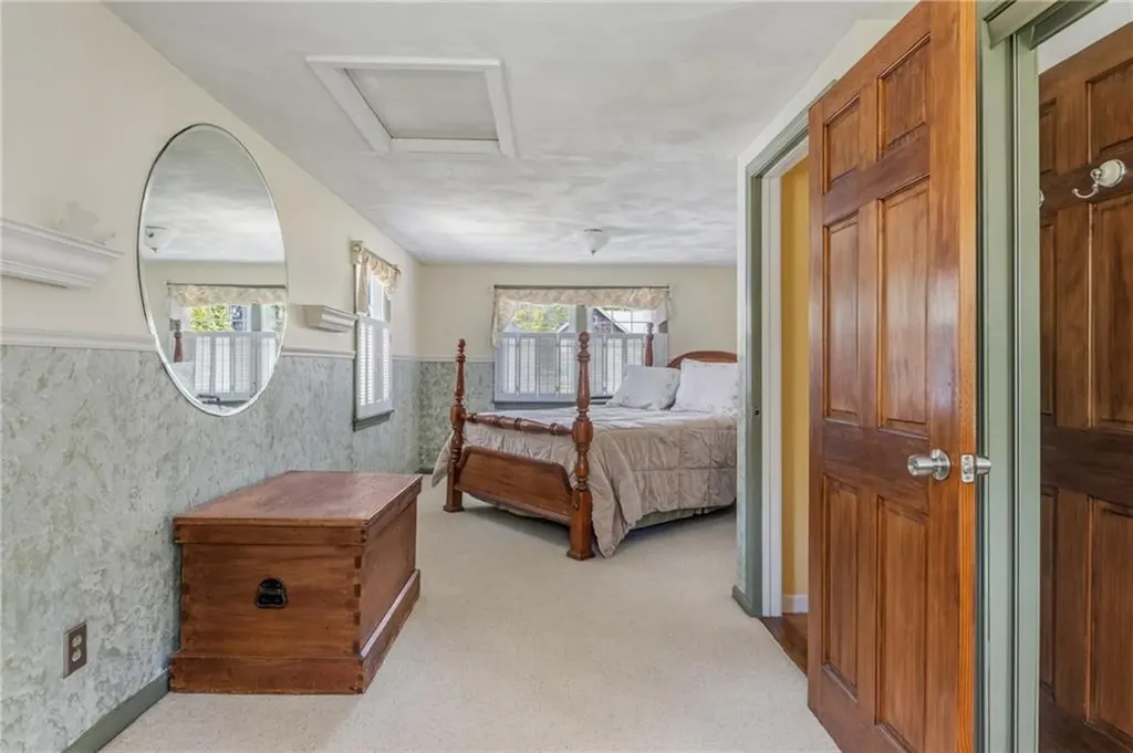 102 Woodbine Road South Kingstown RI 02879