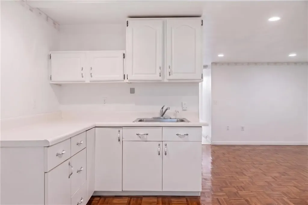 102 Woodbine Road South Kingstown RI 02879