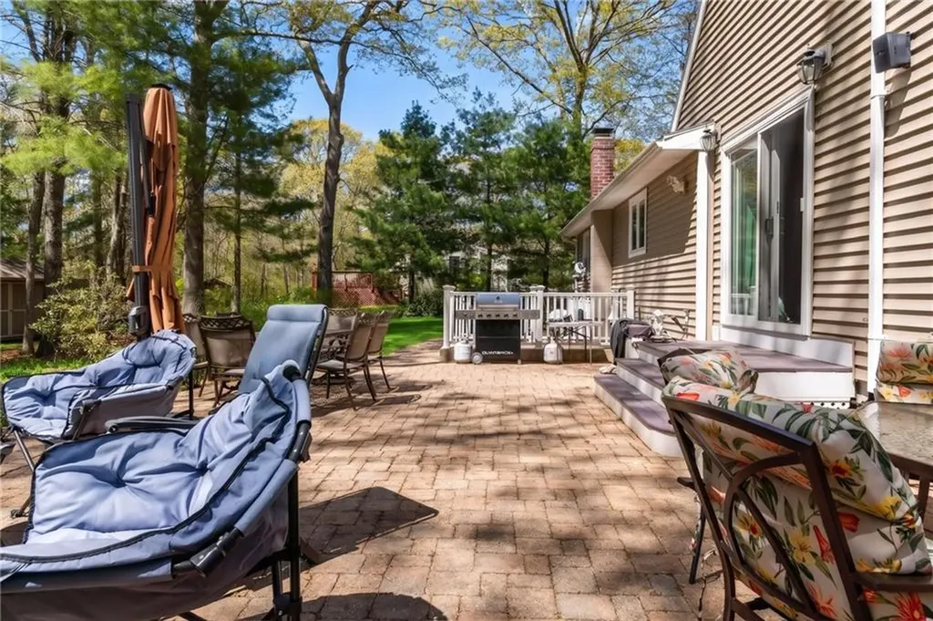 102 Woodbine Road South Kingstown RI 02879