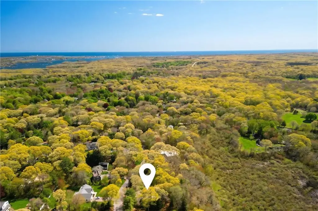 102 Woodbine Road South Kingstown RI 02879