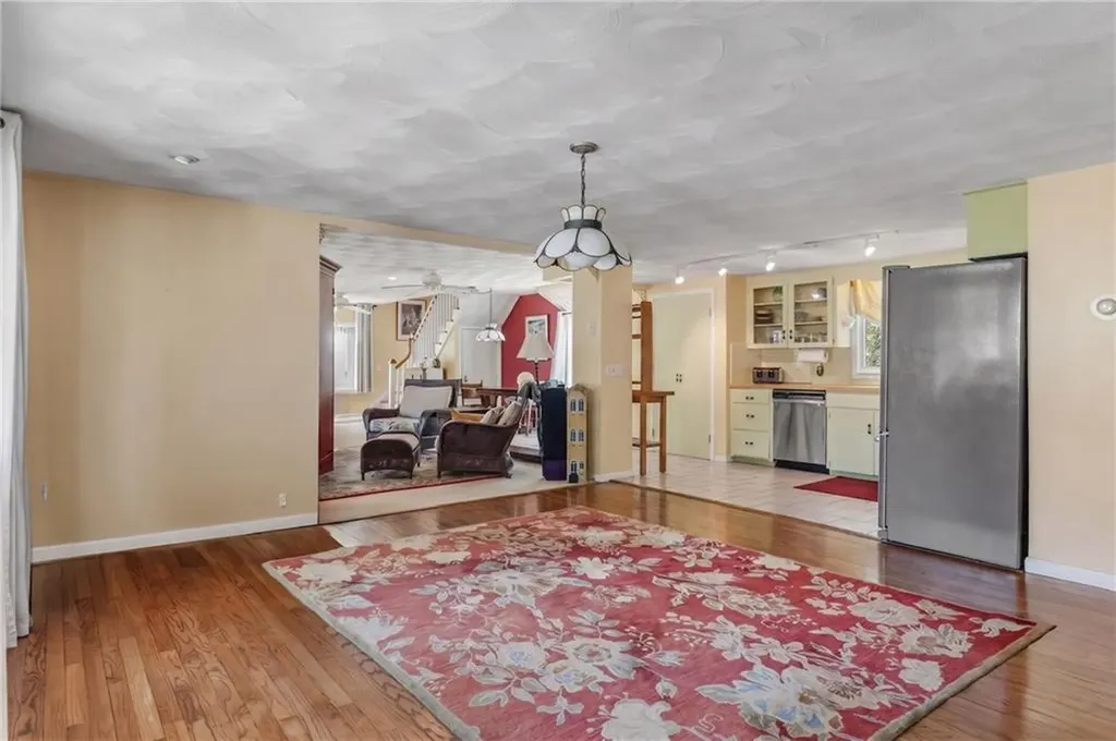 102 Woodbine Road South Kingstown RI 02879