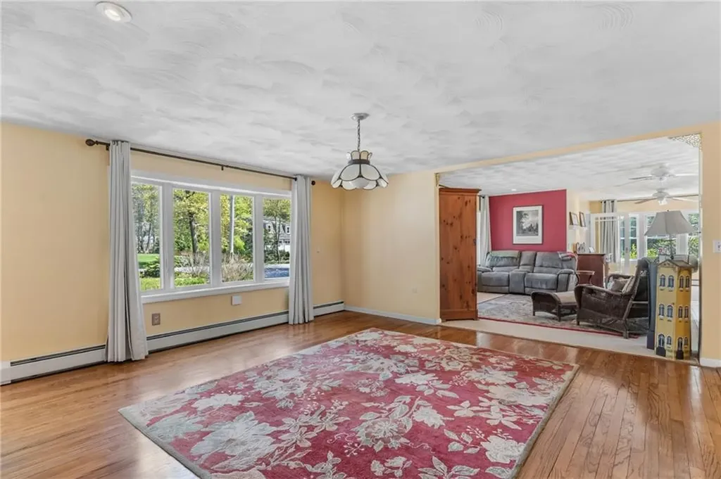 102 Woodbine Road South Kingstown RI 02879