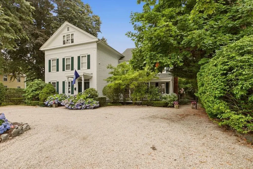 7 Clay Street Newport RI 02840