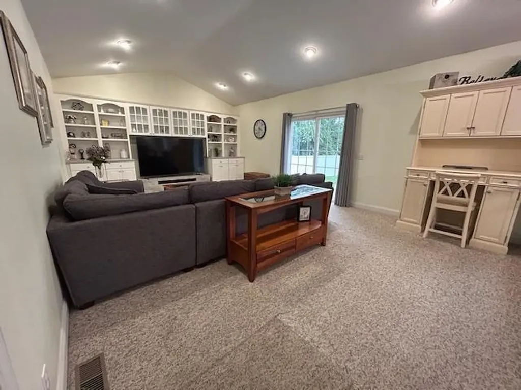 190 Hope Road Cranston RI 02921