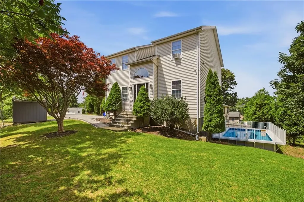 724 Woodman Street Fall River MA 02724