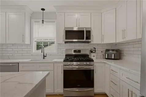 724 Woodman Street Fall River MA 02724