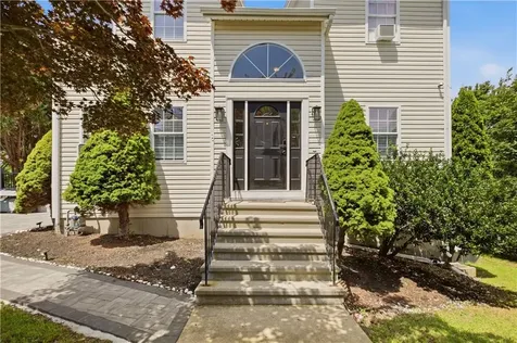 724 Woodman Street Fall River MA 02724