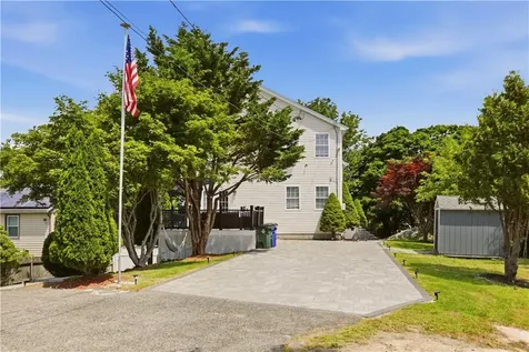 724 Woodman Street Fall River MA 02724