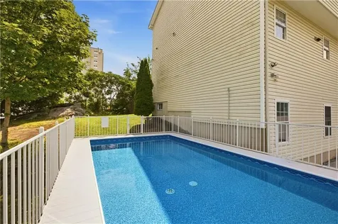 724 Woodman Street Fall River MA 02724