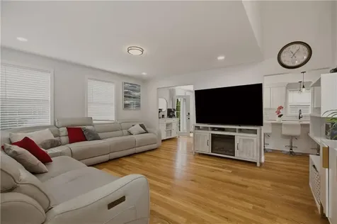 724 Woodman Street Fall River MA 02724