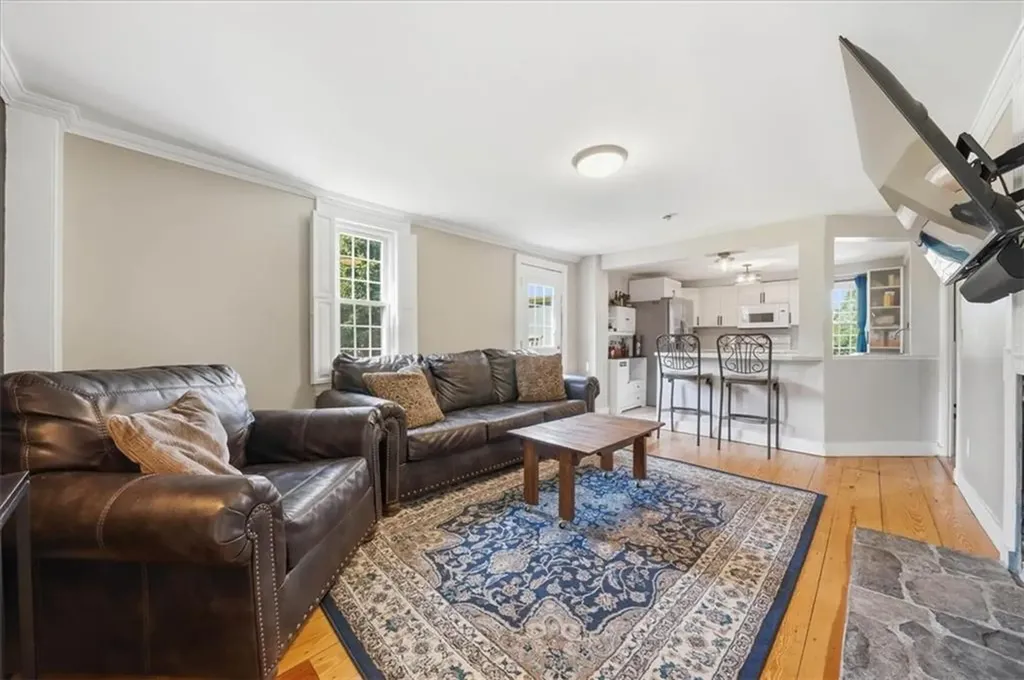 32 Equestrian Way Cranston RI 02921
