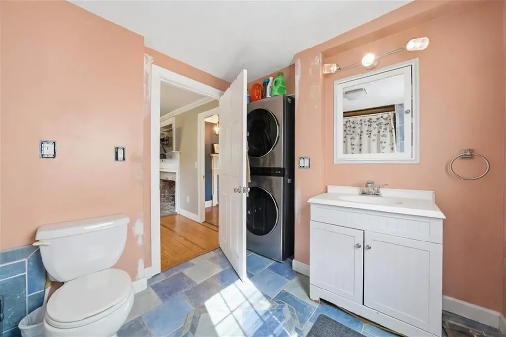 32 Equestrian Way Cranston RI 02921