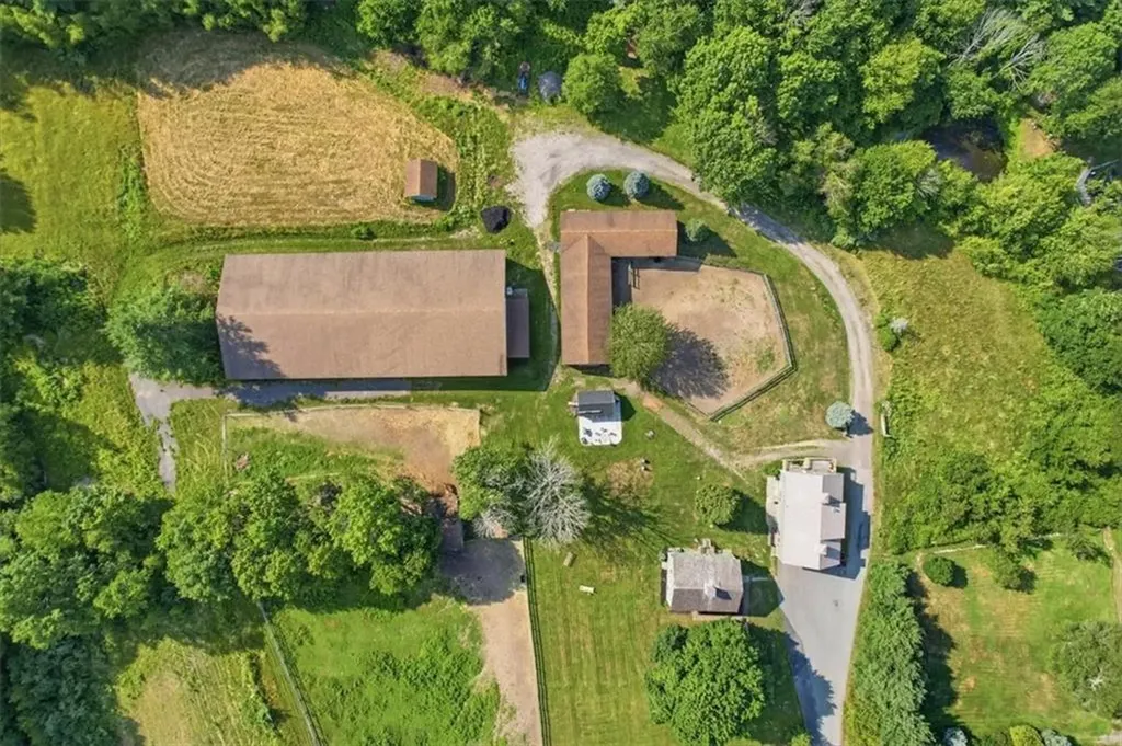 32 Equestrian Way Cranston RI 02921