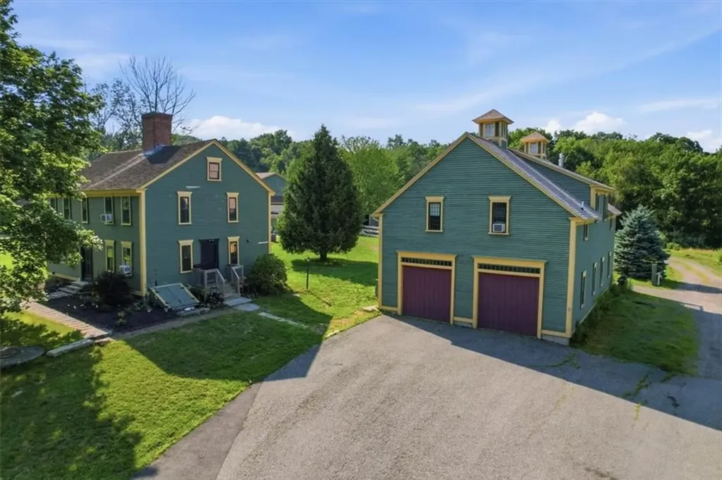 32 Equestrian Way Cranston RI 02921