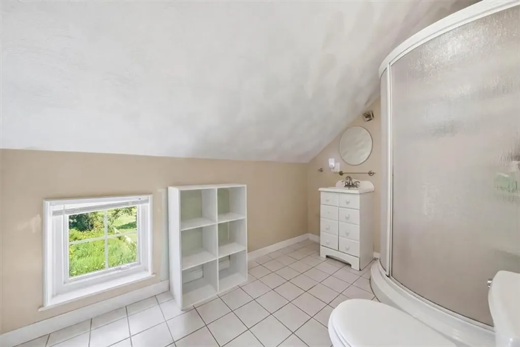32 Equestrian Way Cranston RI 02921