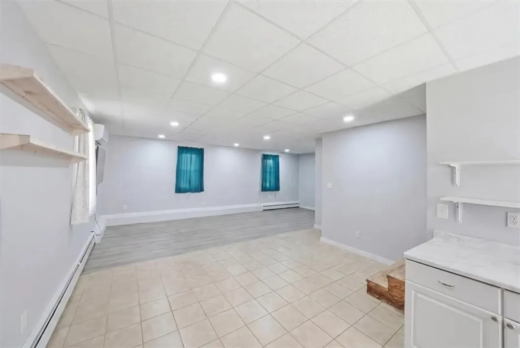 32 Equestrian Way Cranston RI 02921
