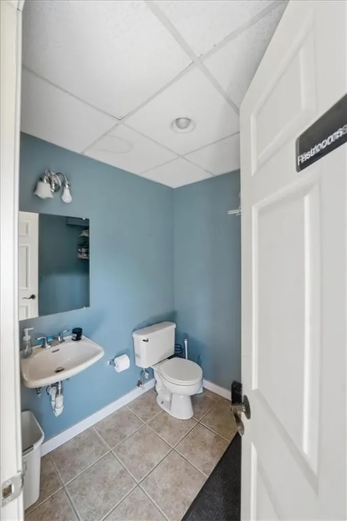 32 Equestrian Way Cranston RI 02921