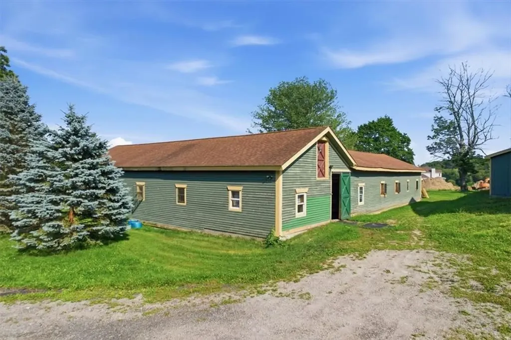 32 Equestrian Way Cranston RI 02921