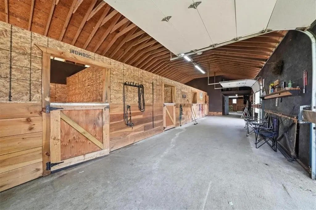 32 Equestrian Way Cranston RI 02921