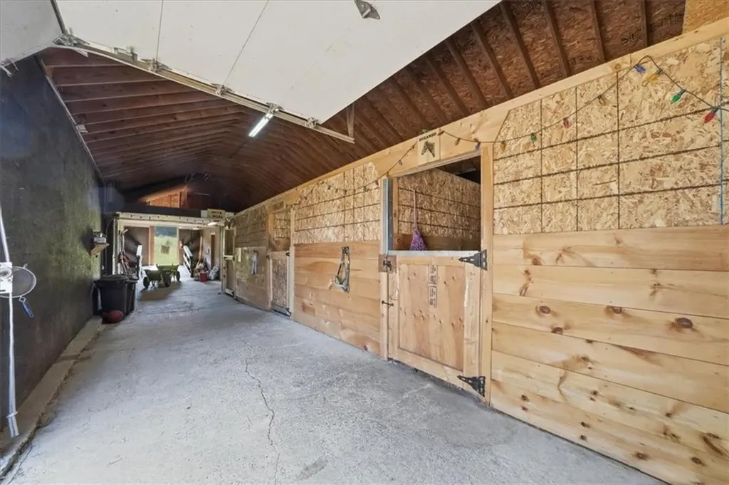 32 Equestrian Way Cranston RI 02921