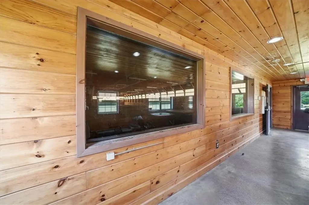 32 Equestrian Way Cranston RI 02921