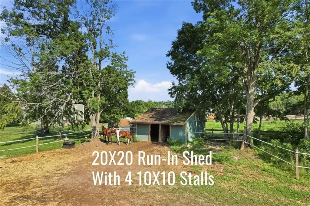 32 Equestrian Way Cranston RI 02921