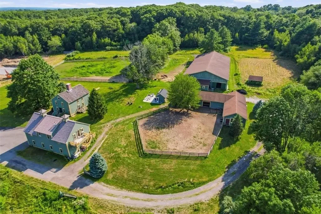32 Equestrian Way Cranston RI 02921